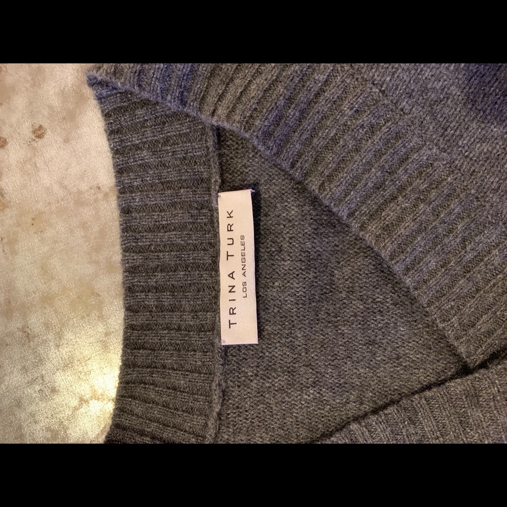 Grey wool sweater. - Picture 4 of 4